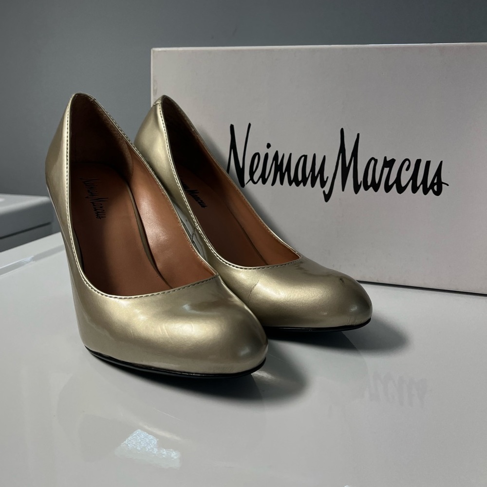 Neiman Marcus Taupe Pumps